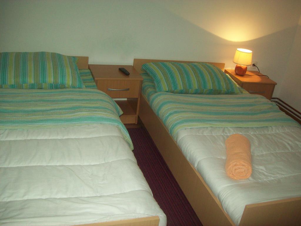 Rooms Vuksa Donji Lapac Quarto foto